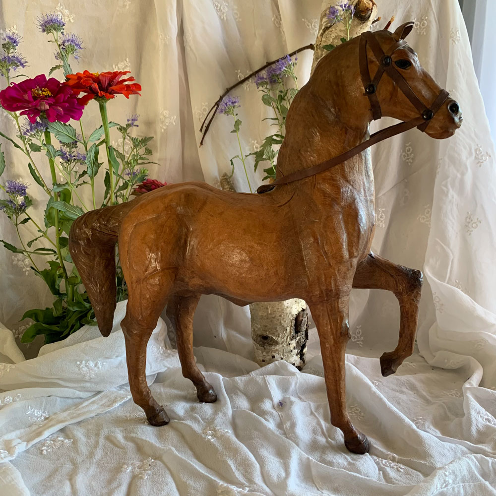 Cheval En Cuir Vintage Envie De Brocante