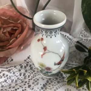 Petit vase en porcelaine chinoise