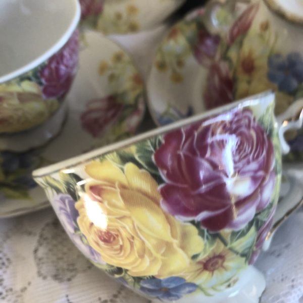 Tasses avec sous tasses en porcelaine décor fleurs – Image 5