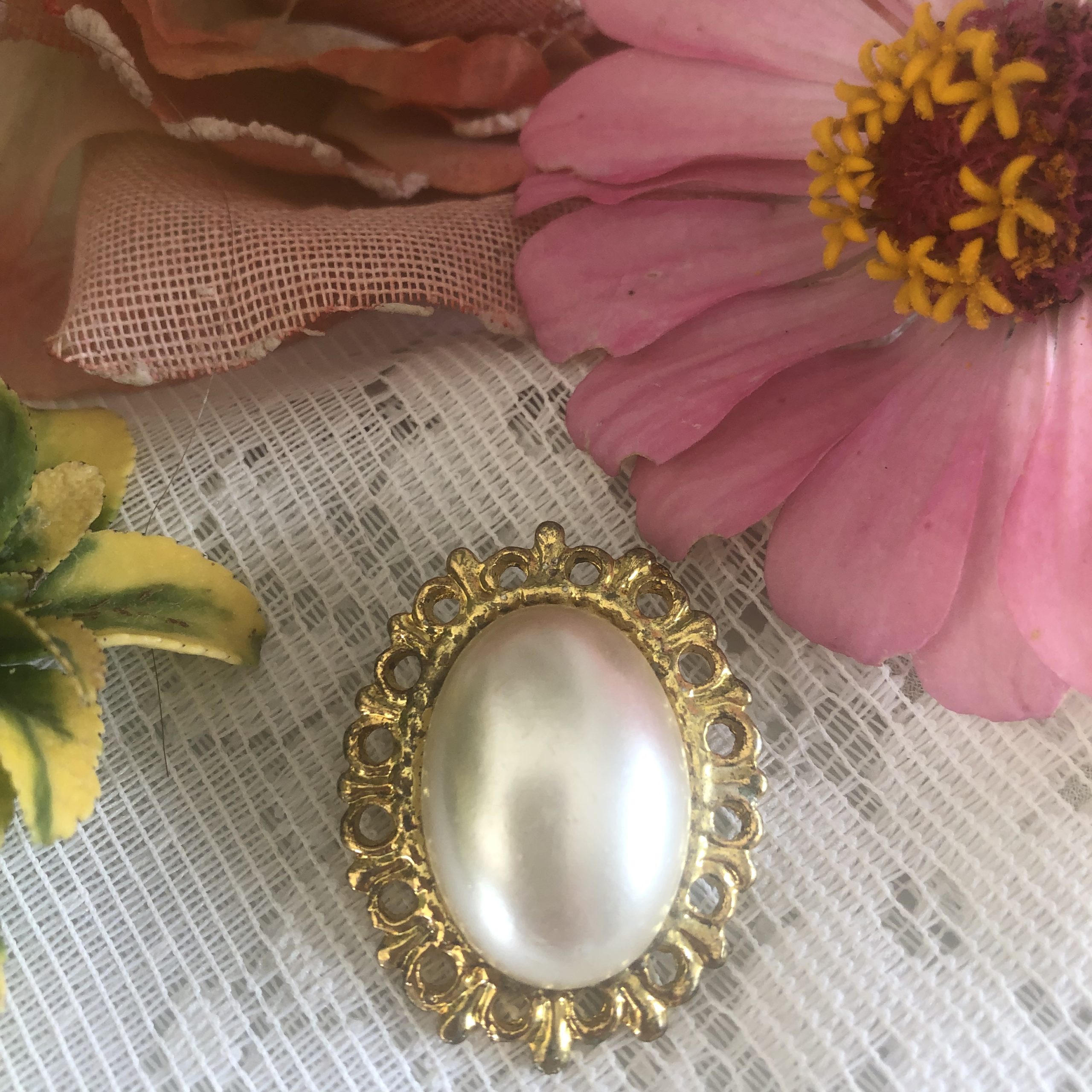 Broche vintage dorée