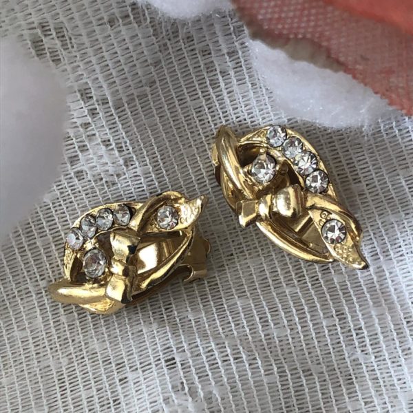 Boucles d'oreilles dorées et strass