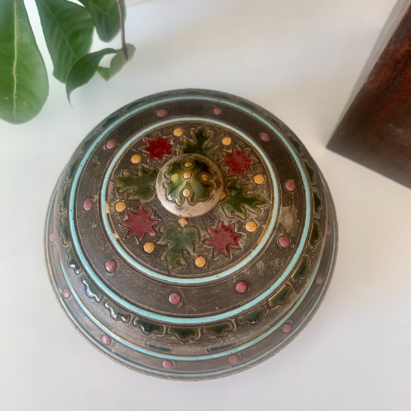 Boîte en faïence de Sarreguemines