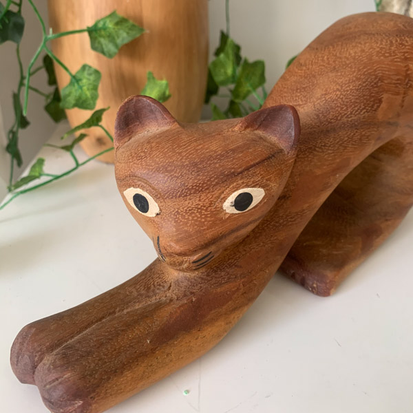 Chat en bois sculpté vintage