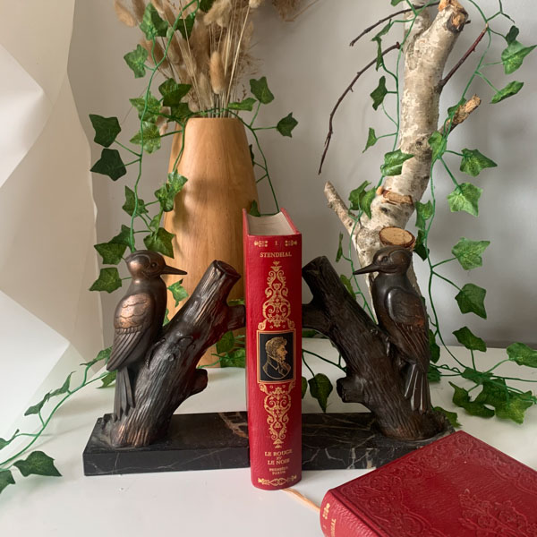 Paire de serre-livres en régule